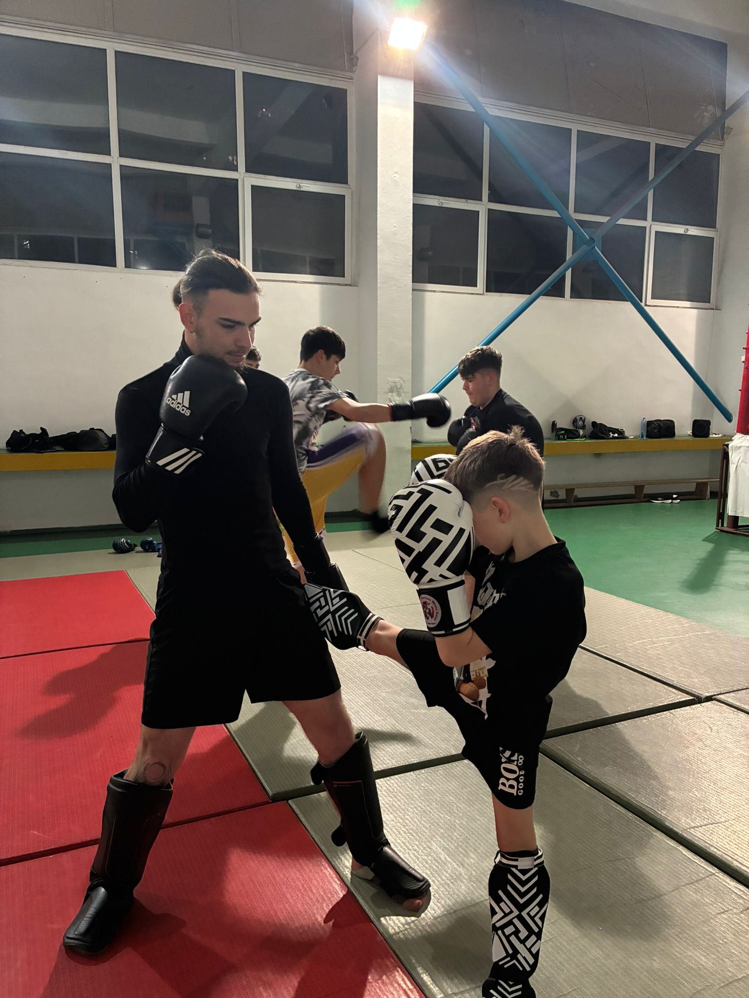Antrenament copii K1 MMA
